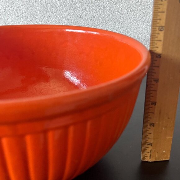 Vintage 1930s Red Wing Orange Mixing Bowl 10" // Ribbed Ceramic // Gypsy Trail - Picture 9 of 9